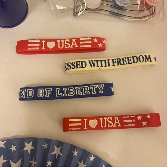 Patriotic Party Supplies Set - Red, White, and Blue - Picture 3 of 7